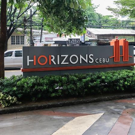 Ezeniel'S Place At Horizons 101 Condominium Cebu Dış mekan fotoğraf