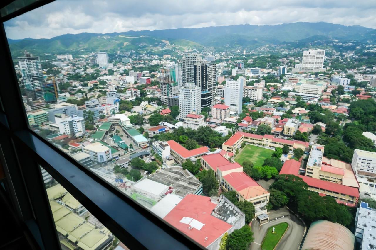 Ezeniel'S Place At Horizons 101 Condominium Cebu Dış mekan fotoğraf